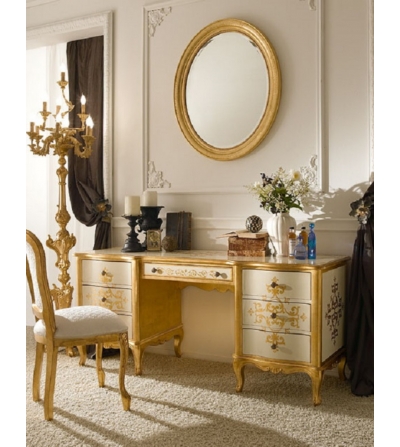 Royal dressing table with colossal mirror | Dressing table royal, Dressing  table red, Royal room