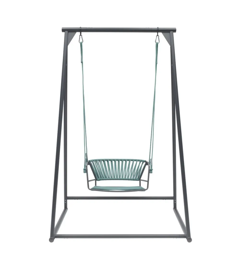 Self hanging clearance chair